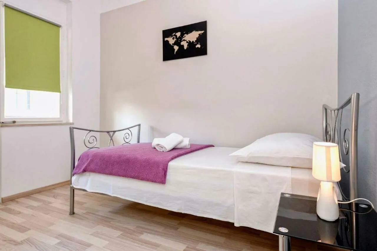 Apartment Maja Split