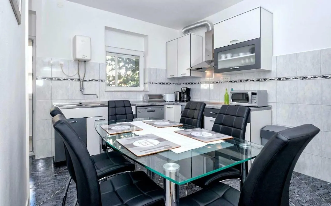 Apartment Maja Split 0*,
